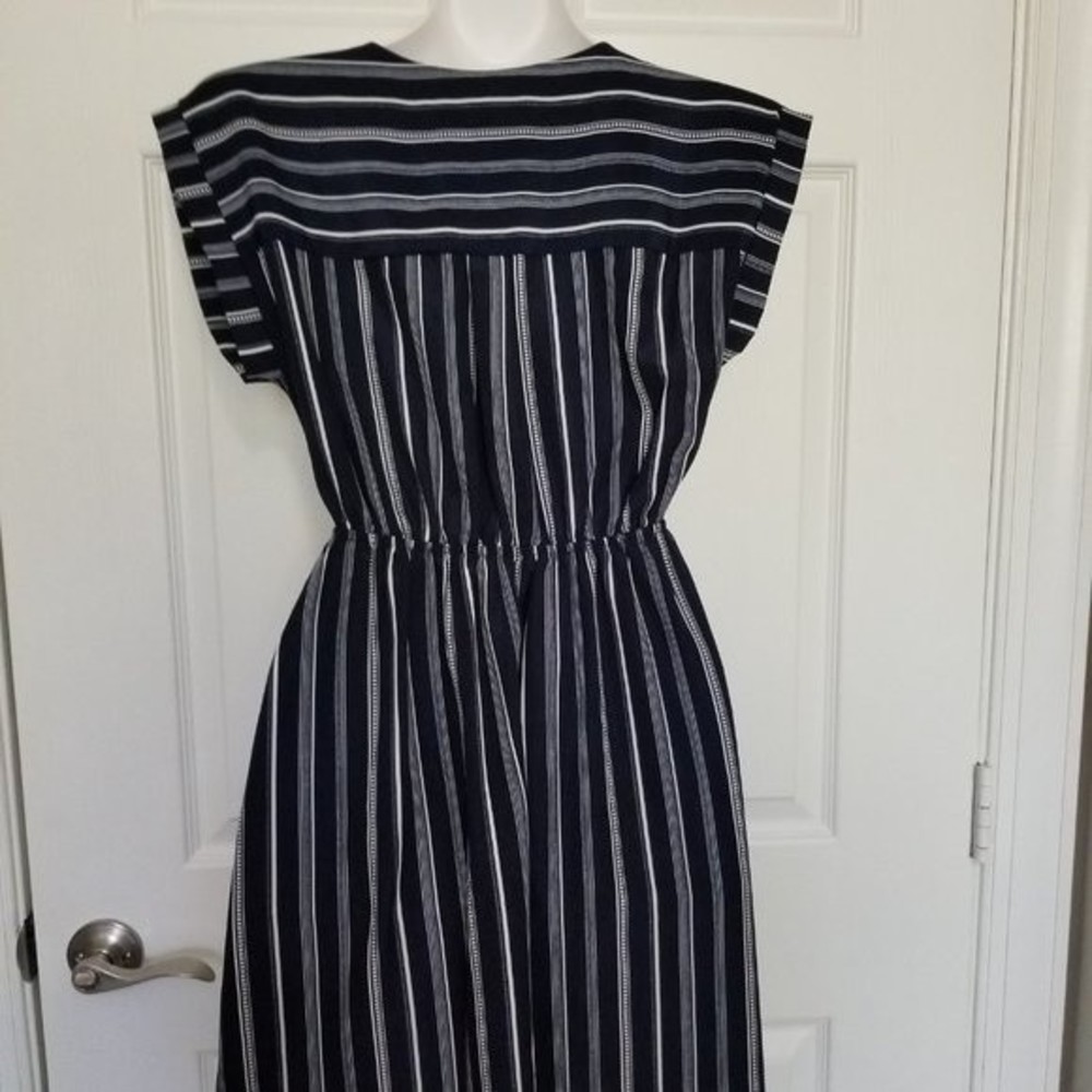 Monteau Los Angeles blue & white striped dress Size Medium - Picture 5 of 8